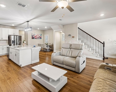 2757 Acadia Drive - Photo Thumbnail 9