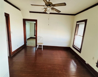 311 Gibson Street - Photo Thumbnail 3