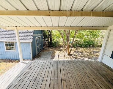 311 Gibson Street - Photo Thumbnail 9