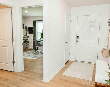 2880 Sherrills Stream Drive - Photo Thumbnail 3