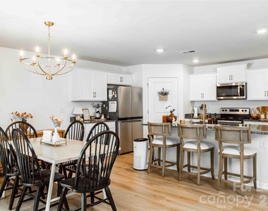2880 Sherrills Stream Drive - Photo Thumbnail 8
