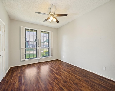 1138 Mill Springs - Photo Thumbnail 6
