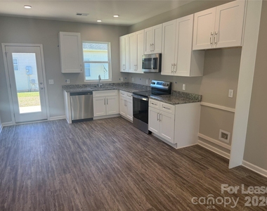 208 Prosperity Place - Photo Thumbnail 3
