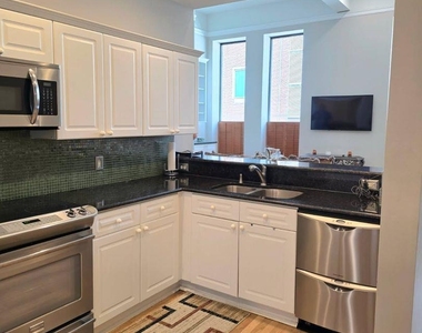 127 N Tryon Street - Photo Thumbnail 4