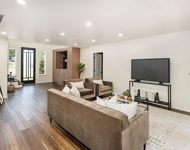 2107 Elmwood Boulevard - Photo Thumbnail 11