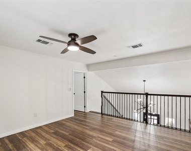 2107 Elmwood Boulevard - Photo Thumbnail 33