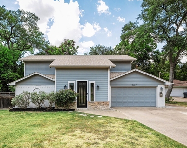 2107 Elmwood Boulevard - Photo Thumbnail 1