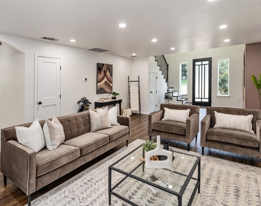 2107 Elmwood Boulevard - Photo Thumbnail 12