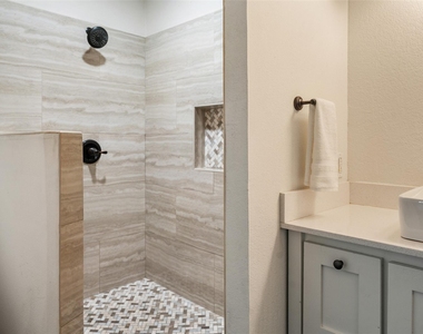 2107 Elmwood Boulevard - Photo Thumbnail 29