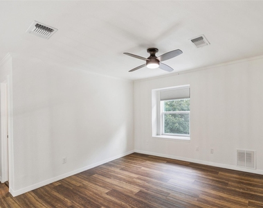 2107 Elmwood Boulevard - Photo Thumbnail 31