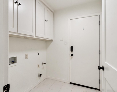 2107 Elmwood Boulevard - Photo Thumbnail 21