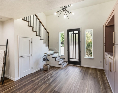2107 Elmwood Boulevard - Photo Thumbnail 2