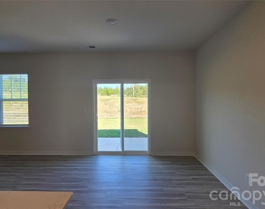 509 Blackpool Court - Photo Thumbnail 8