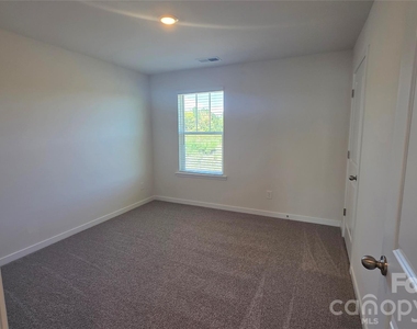 509 Blackpool Court - Photo Thumbnail 21