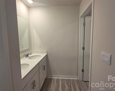 509 Blackpool Court - Photo Thumbnail 25