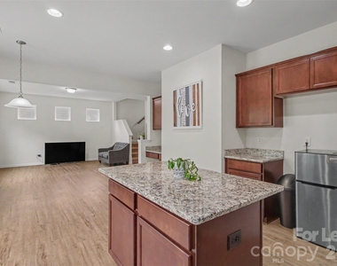 369 Settlers Grove Lane - Photo Thumbnail 10