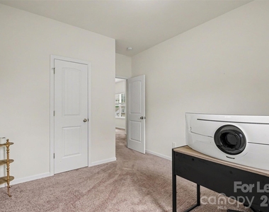 369 Settlers Grove Lane - Photo Thumbnail 14