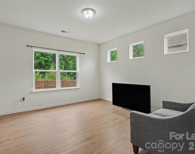 369 Settlers Grove Lane - Photo Thumbnail 5