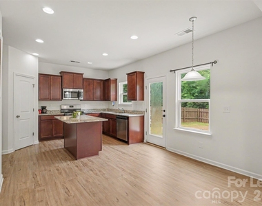 369 Settlers Grove Lane - Photo Thumbnail 7