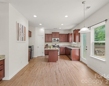 369 Settlers Grove Lane - Photo Thumbnail 8