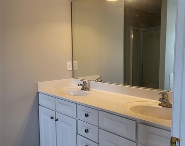 19245 Lake Norman Cove Drive - Photo Thumbnail 8