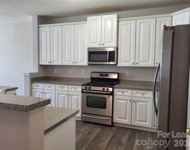 19245 Lake Norman Cove Drive - Photo Thumbnail 3