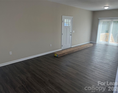 218 Prosperity Place - Photo Thumbnail 2