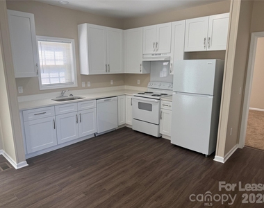 218 Prosperity Place - Photo Thumbnail 3