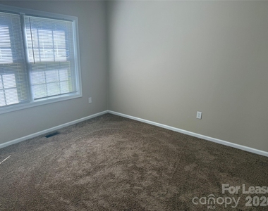 218 Prosperity Place - Photo Thumbnail 6