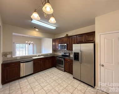 9102 Redmond Trace Road - Photo Thumbnail 5