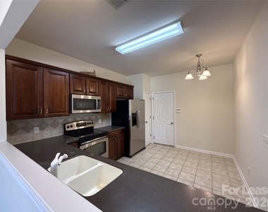 9102 Redmond Trace Road - Photo Thumbnail 6