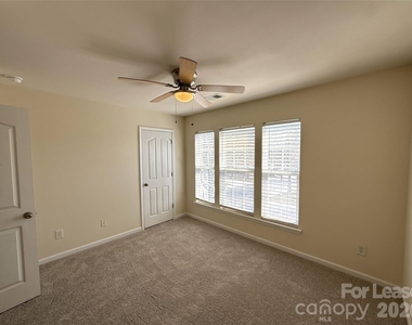 9102 Redmond Trace Road - Photo Thumbnail 15