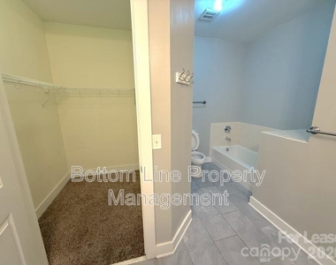 1101 1st Street - Photo Thumbnail 8