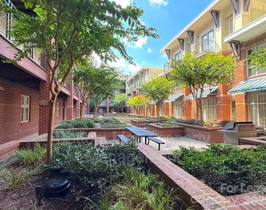 1101 1st Street - Photo Thumbnail 15
