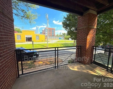 1101 1st Street - Photo Thumbnail 13