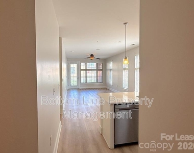 1101 1st Street - Photo Thumbnail 9