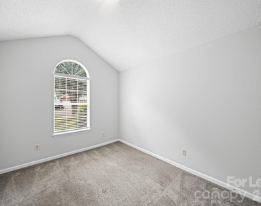1012 Ridgefield Circle - Photo Thumbnail 19