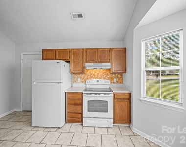 1012 Ridgefield Circle - Photo Thumbnail 14