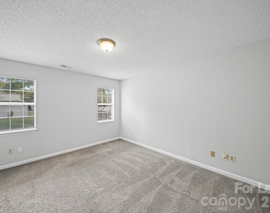 1012 Ridgefield Circle - Photo Thumbnail 21
