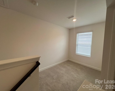 1241 30th Street Lane Ne - Photo Thumbnail 11