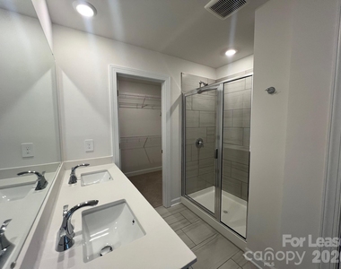 1241 30th Street Lane Ne - Photo Thumbnail 9