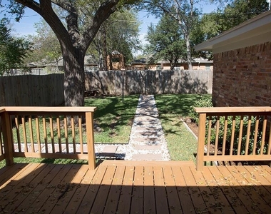 628 Dumont Drive - Photo Thumbnail 12