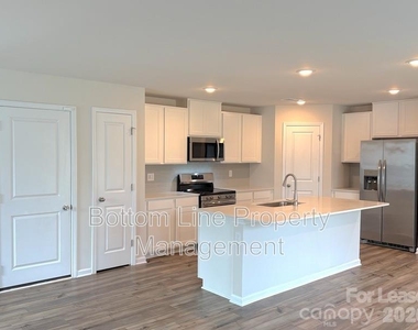 5336 Small Street - Photo Thumbnail 10