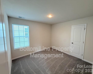 5336 Small Street - Photo Thumbnail 17