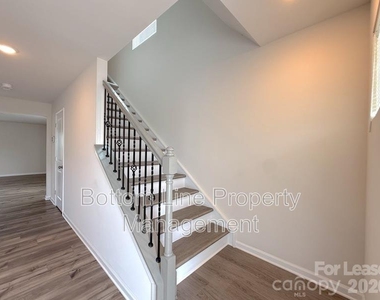 5336 Small Street - Photo Thumbnail 12