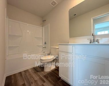 5336 Small Street - Photo Thumbnail 18