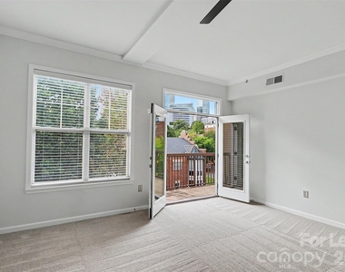 405 W 7th Street - Photo Thumbnail 4