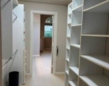 7905 Rimrock Circle - Photo Thumbnail 12