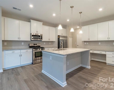 4621 Rosalyn Lane - Photo Thumbnail 16