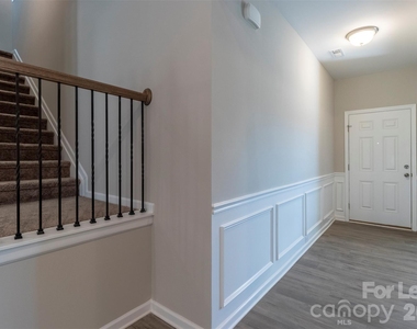 4621 Rosalyn Lane - Photo Thumbnail 4